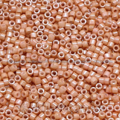 Бисер DB-208 Miyuki Delica Beads 11/0 (жемчужный бежево-розовый)